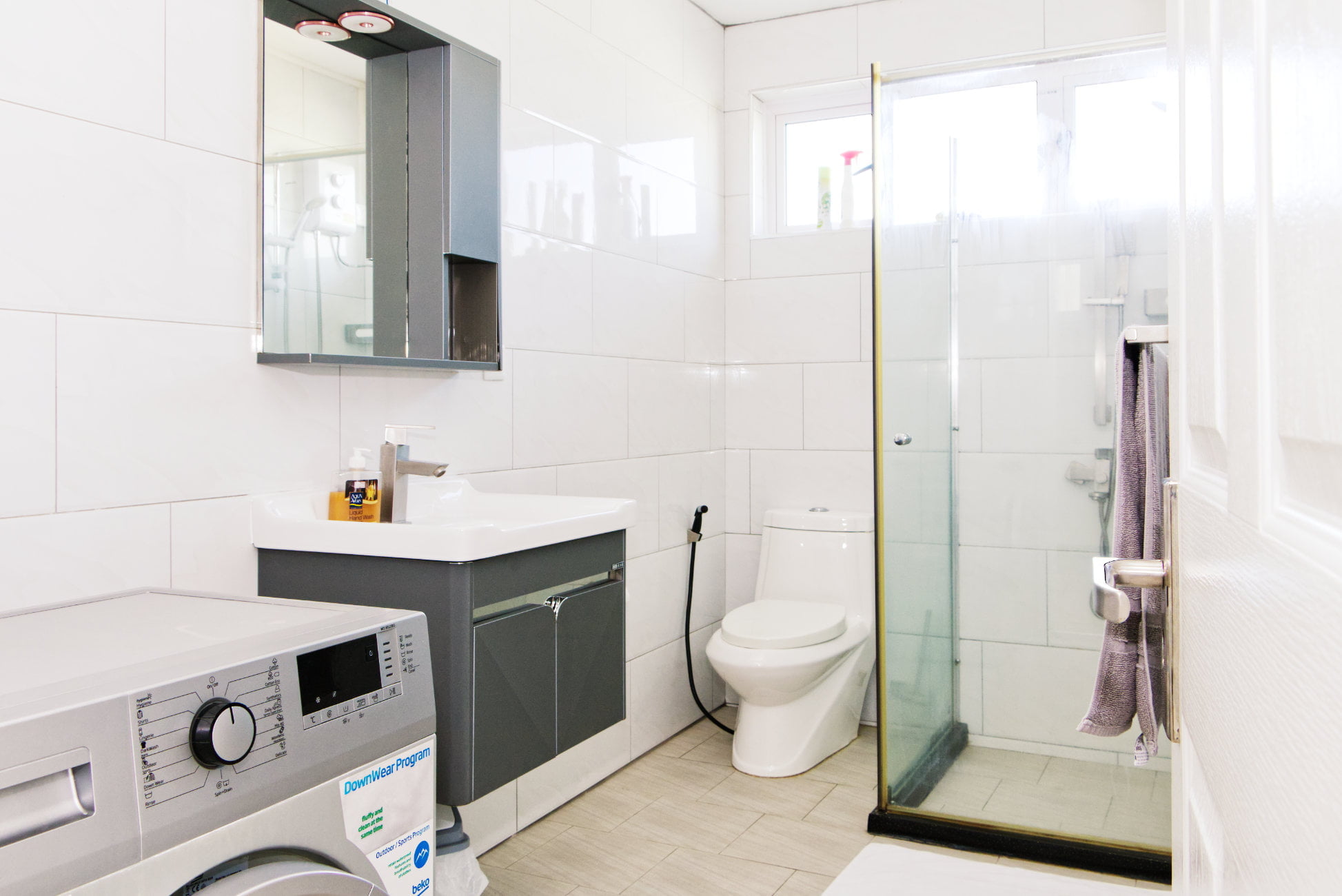 Emerald apartment bathroom