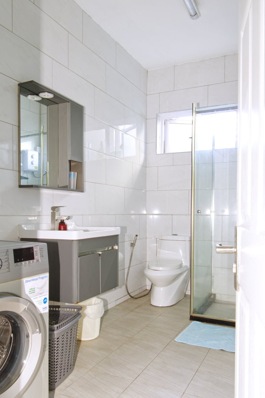 Opal apartment bathroom