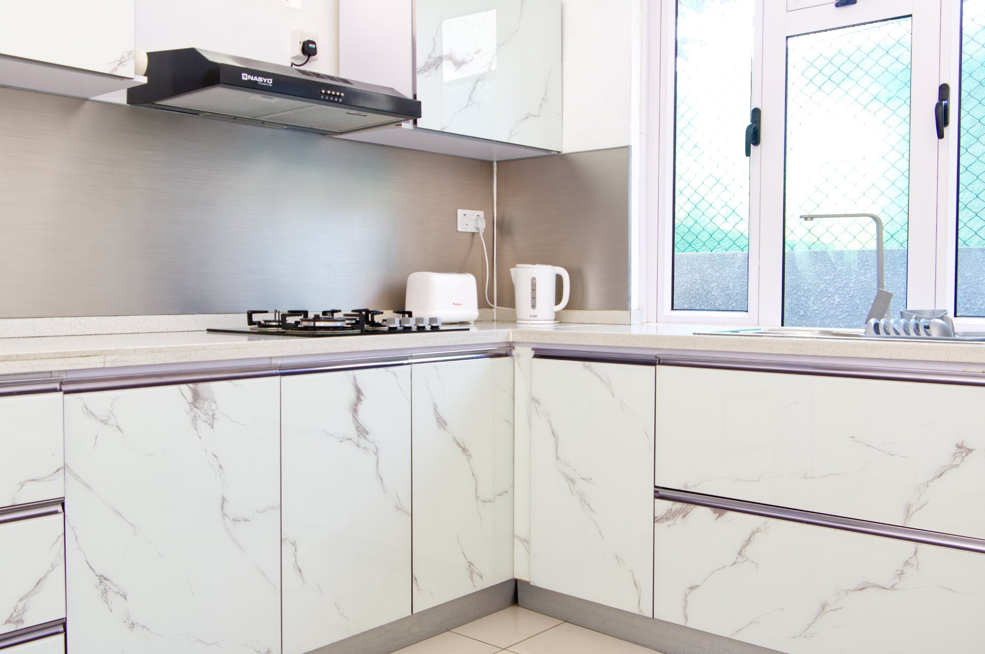 Sapphire apartment kitchen