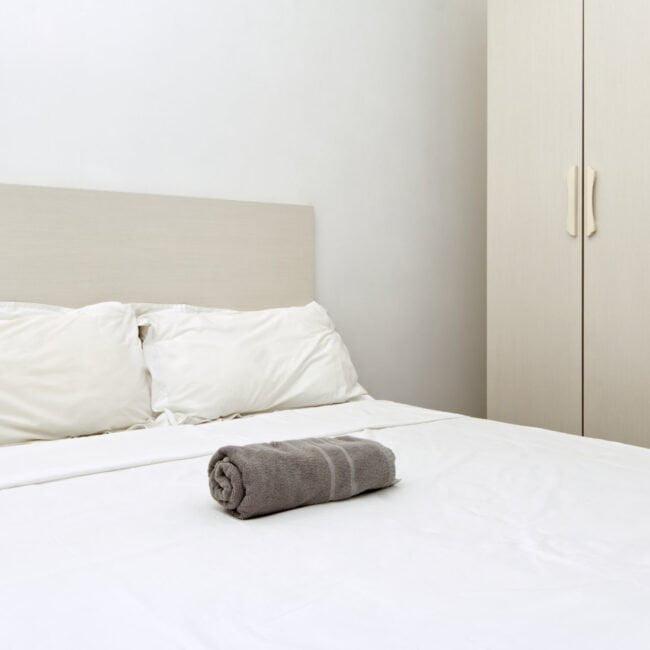 Sapphire apartment room